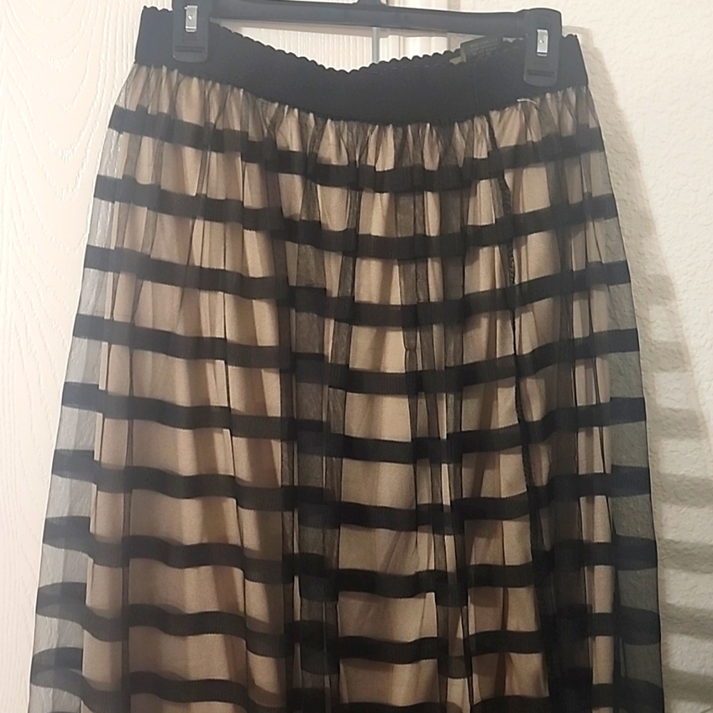 Metrowear Skirt - Picture 2 of 6